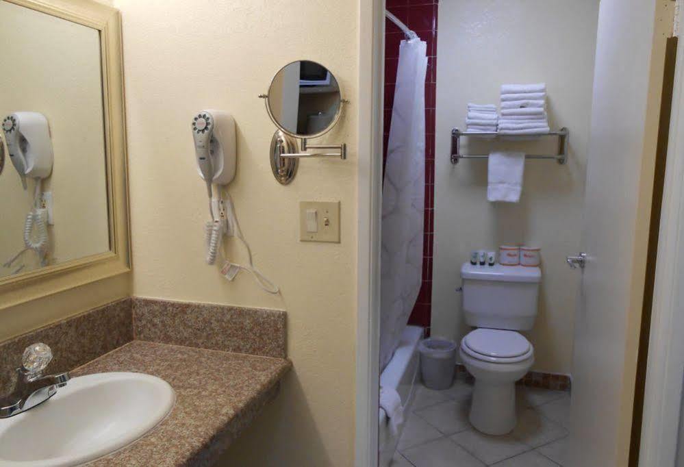 Best Host Inn Plaza Kansas City Exterior foto